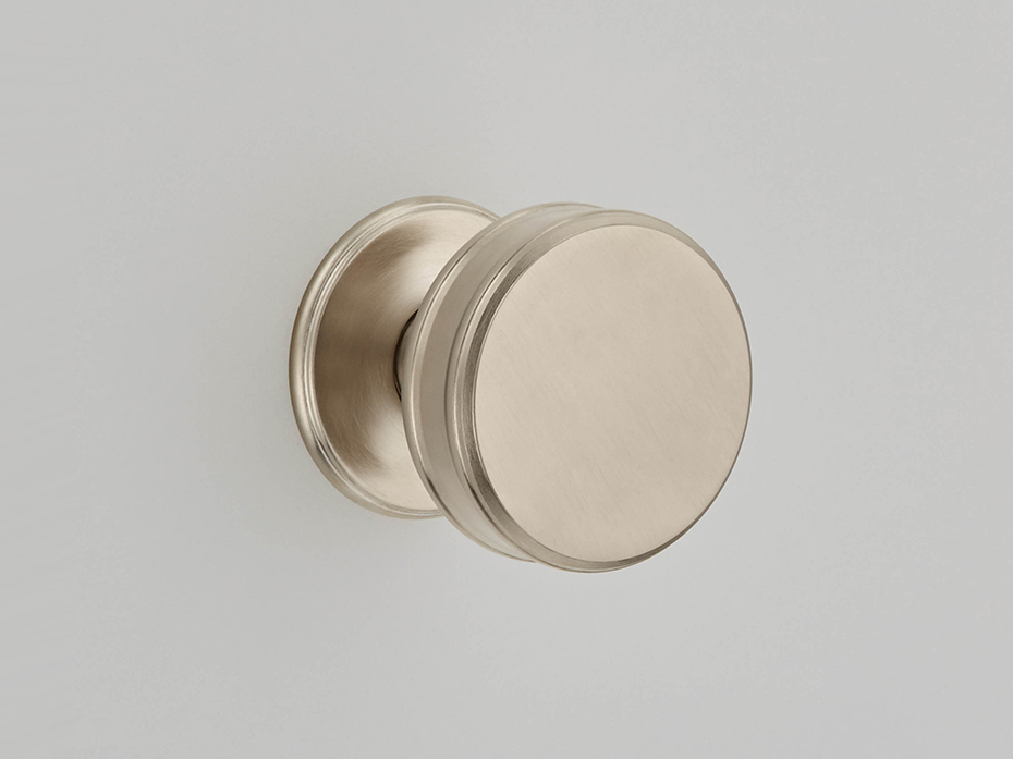 Дверная ручка-кноб на розетке Croft Luxor 3003 матовый никель