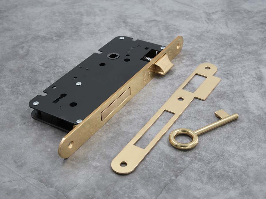 Замок дверной SAB под ключ буратино T22609050 полированная латунь